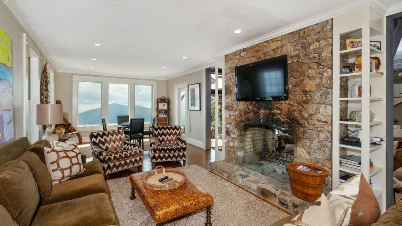 Photo of Livingroom in Roseland