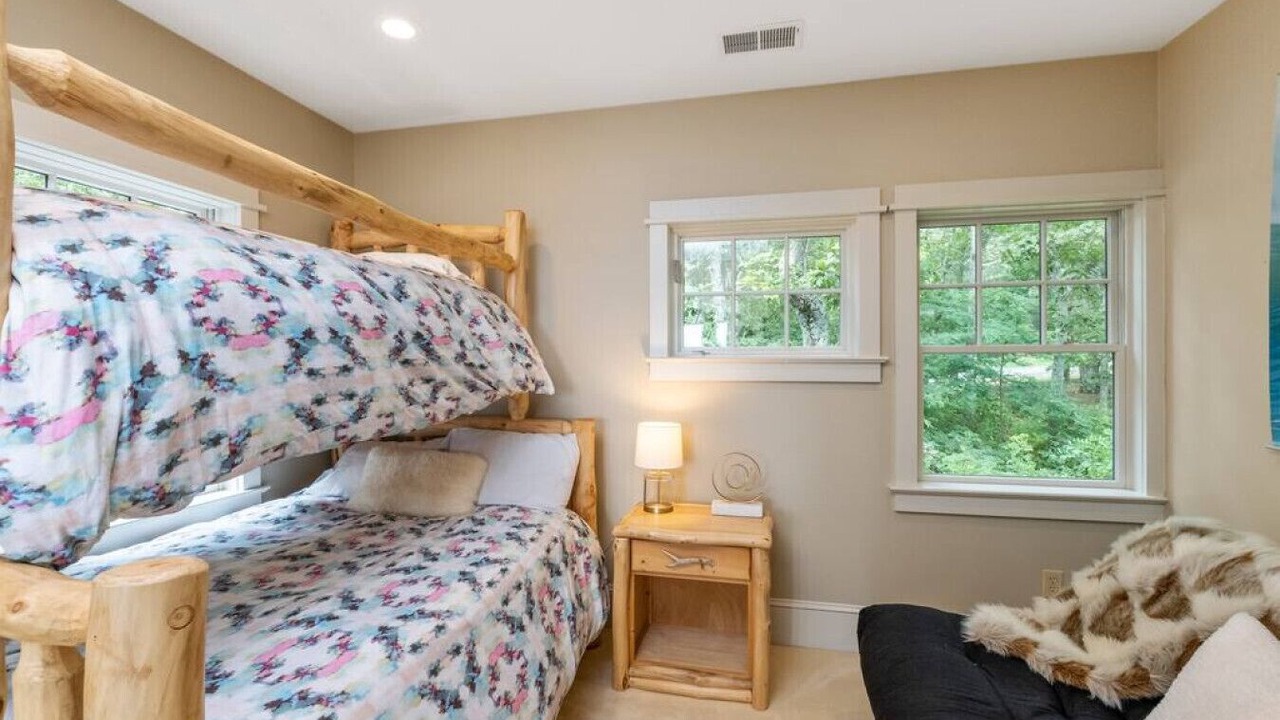 Photo of Bedroom in Roseland