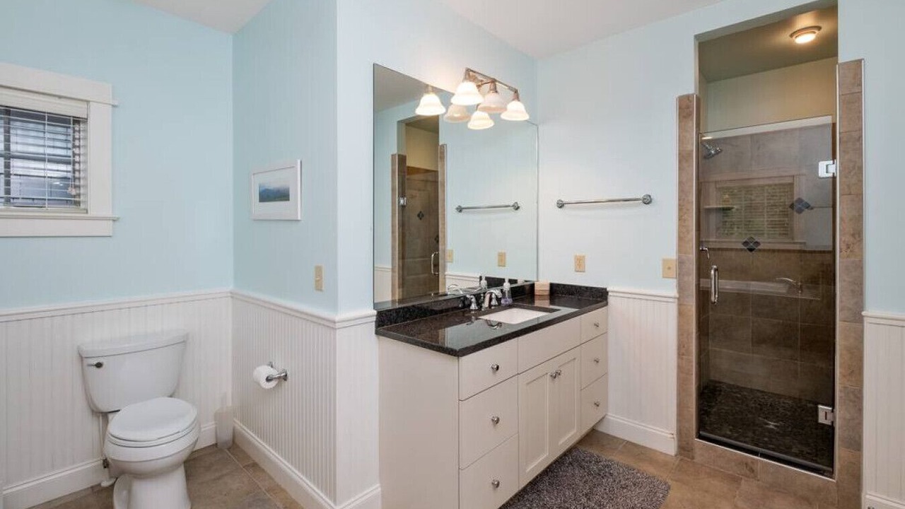 Photo of Bathroom in Roseland