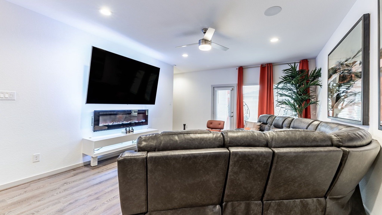 Photo of Livingroom in Southeast Houston