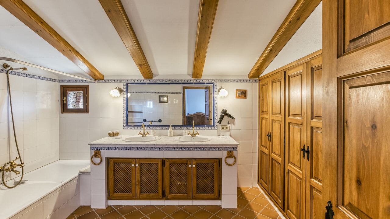 Photo of Bathroom in Darnius