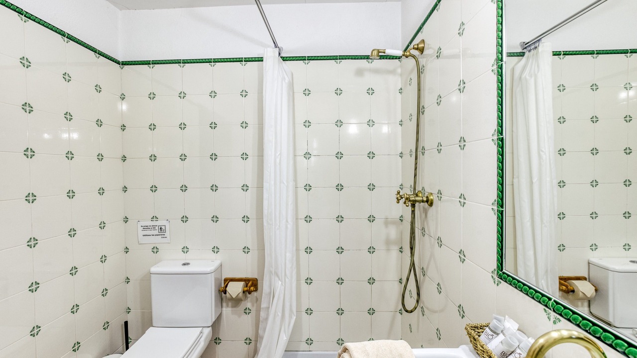 Photo of Bathroom in Darnius