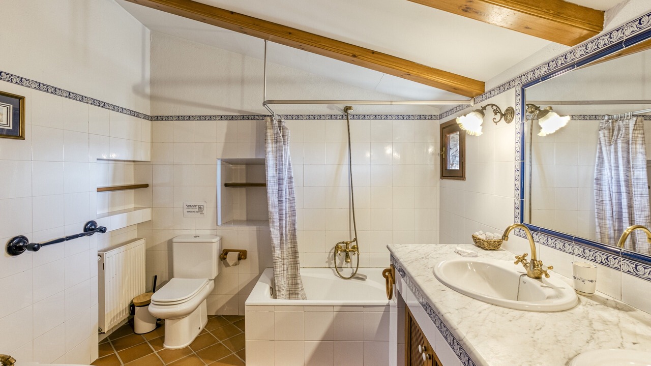 Photo of Bathroom in Darnius