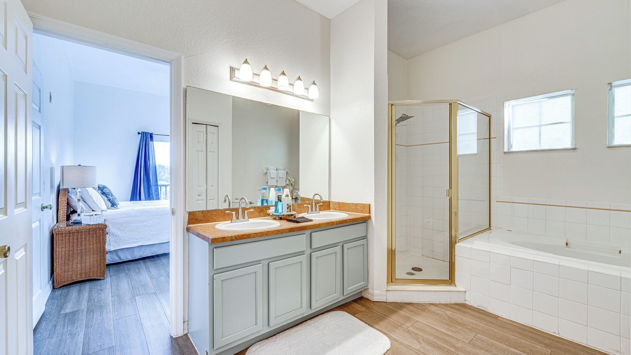 Photo of Bathroom in Bahama Bay