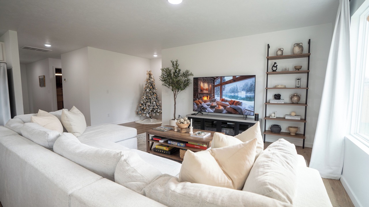 Photo of Livingroom in Brookline Station
