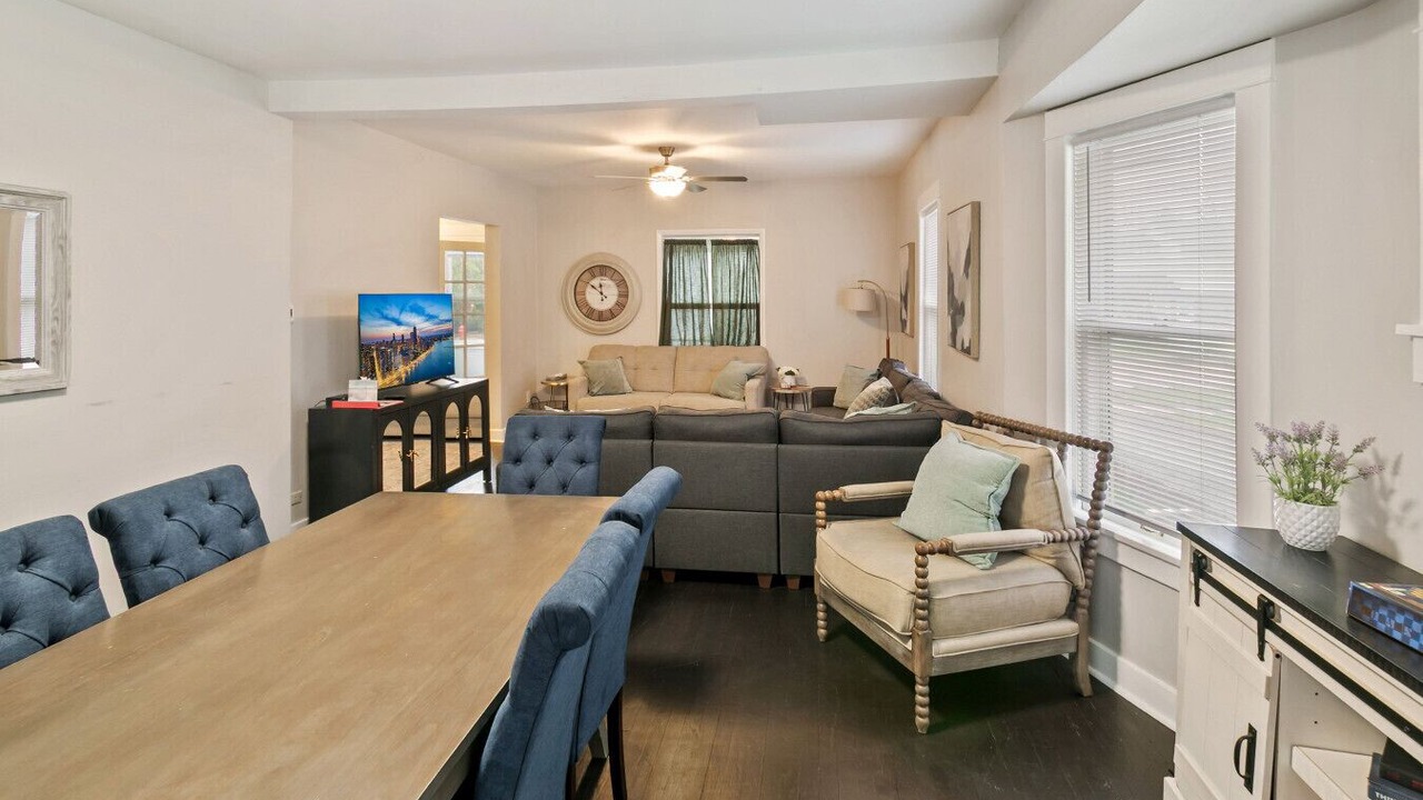 Photo of Livingroom in Libertyville