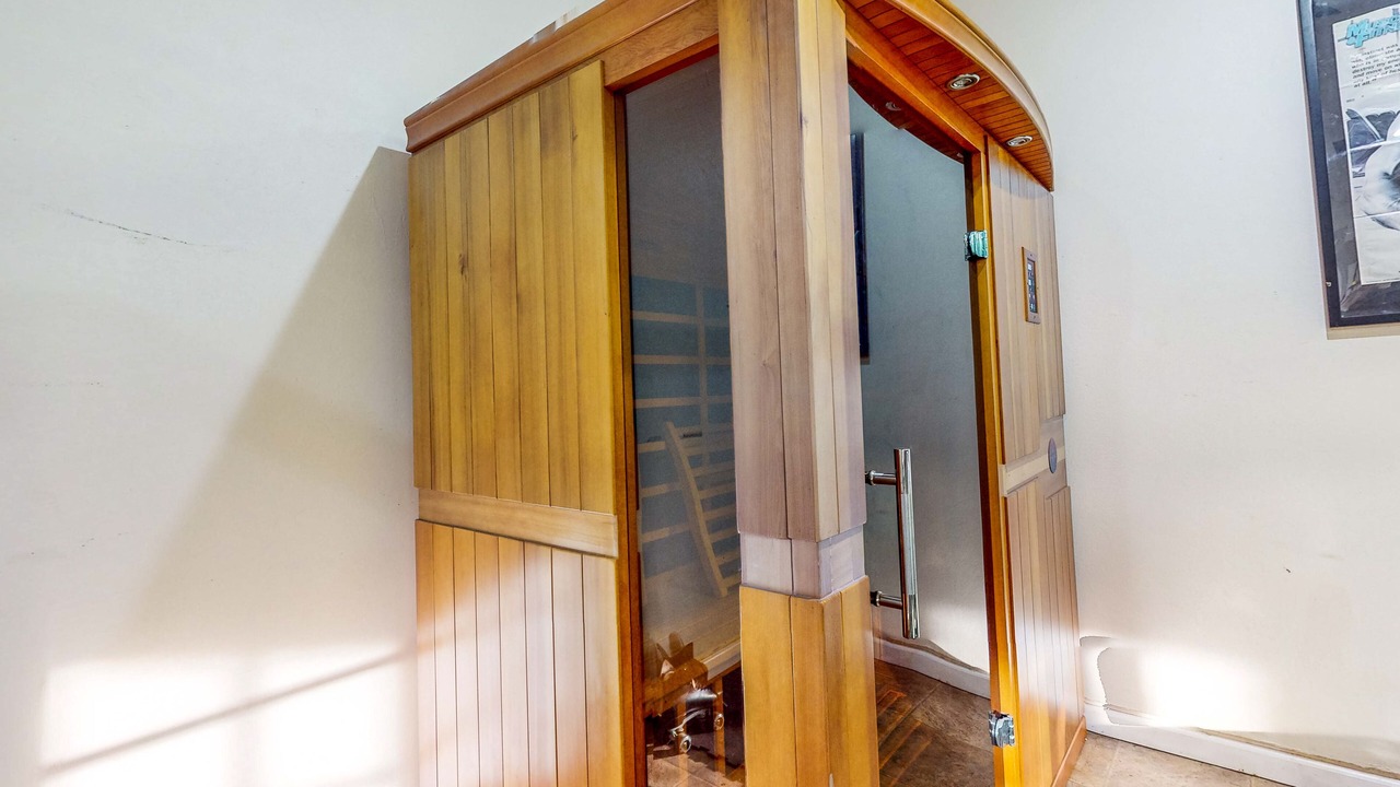 Photo of Others in Victor