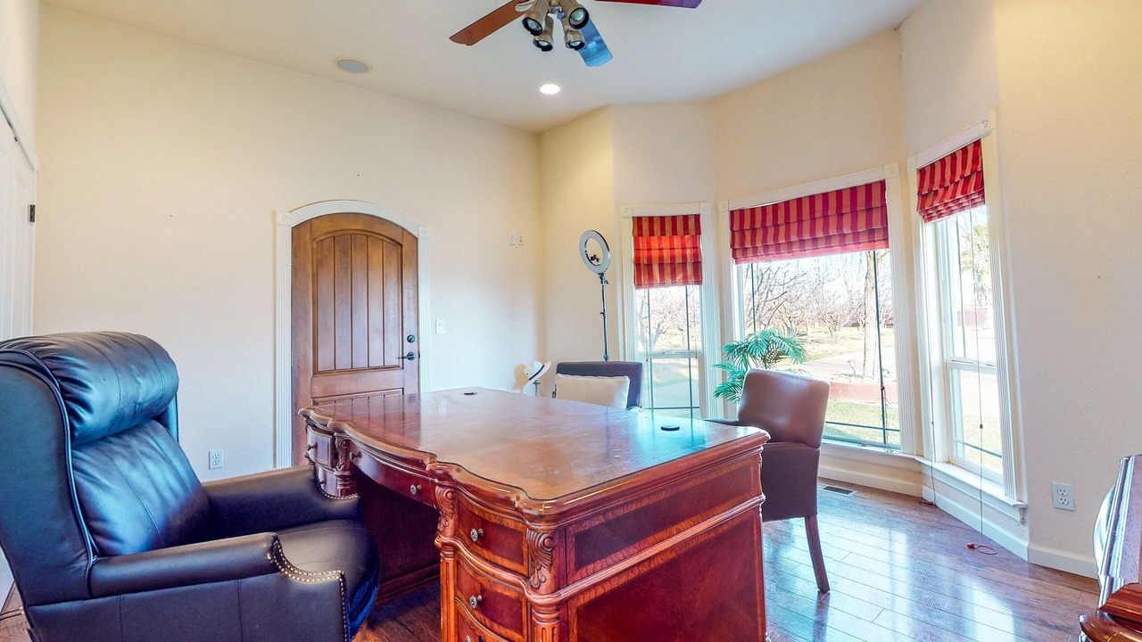 Photo of Others in Victor