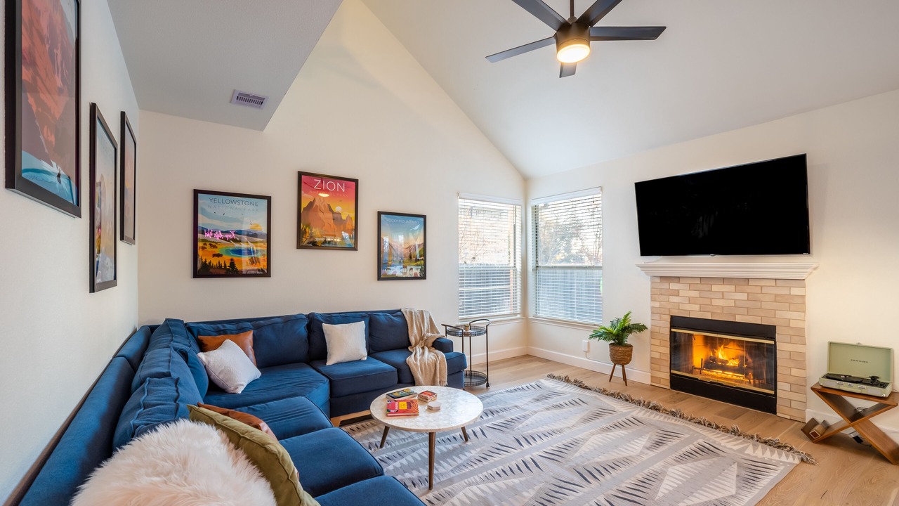 Photo of Livingroom in Woods Of Brushy Creek