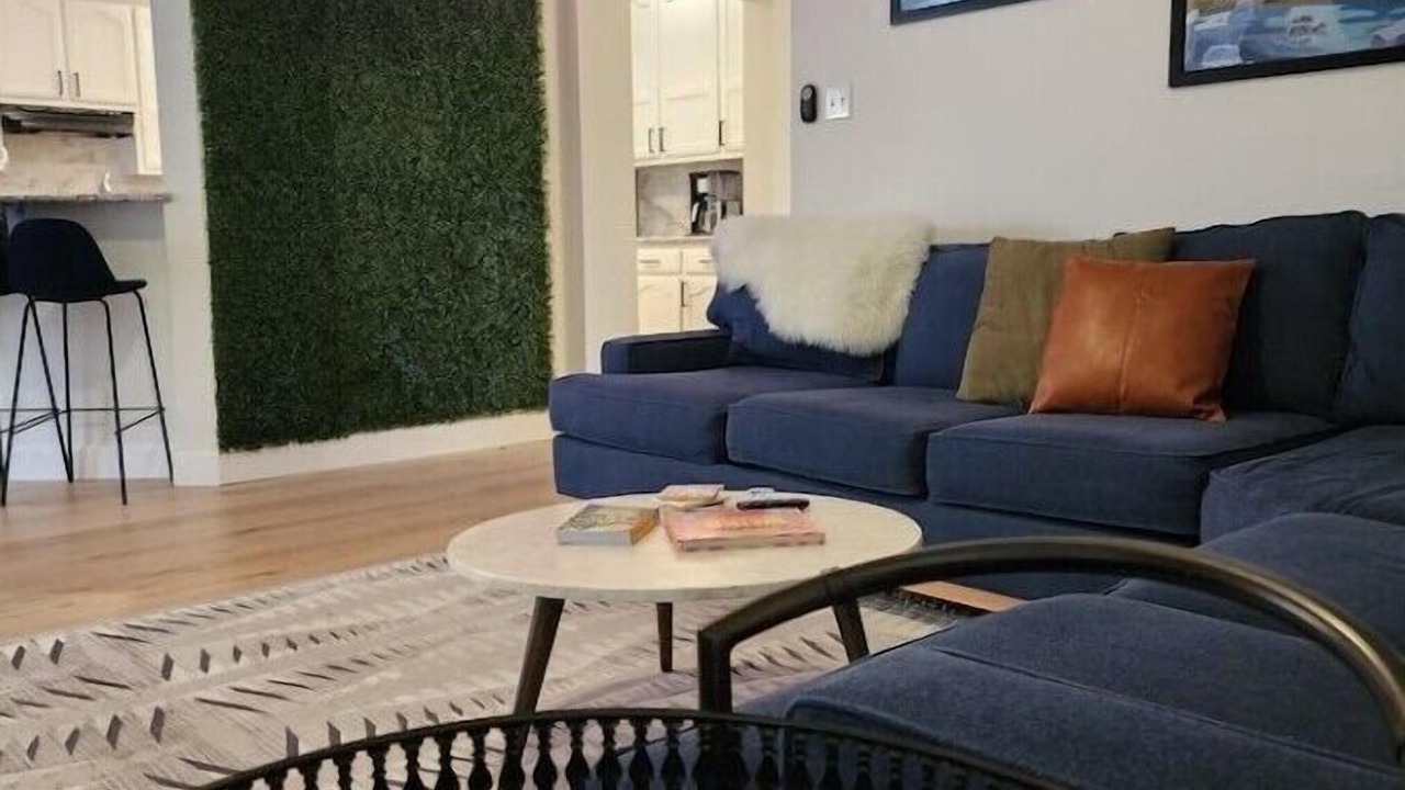Photo of Livingroom in Woods Of Brushy Creek