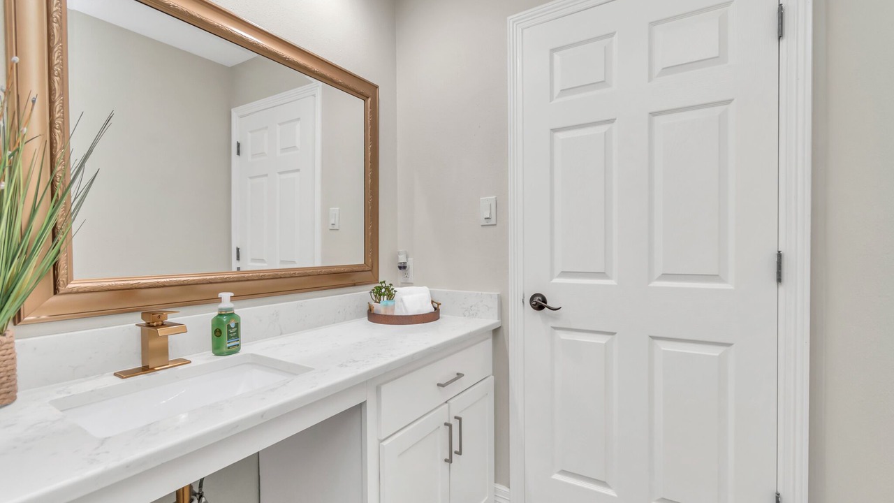 Photo of Bathroom in Clodine