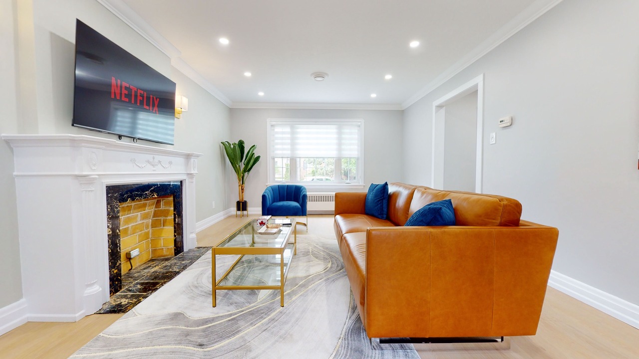Photo of Livingroom in Armour Heights