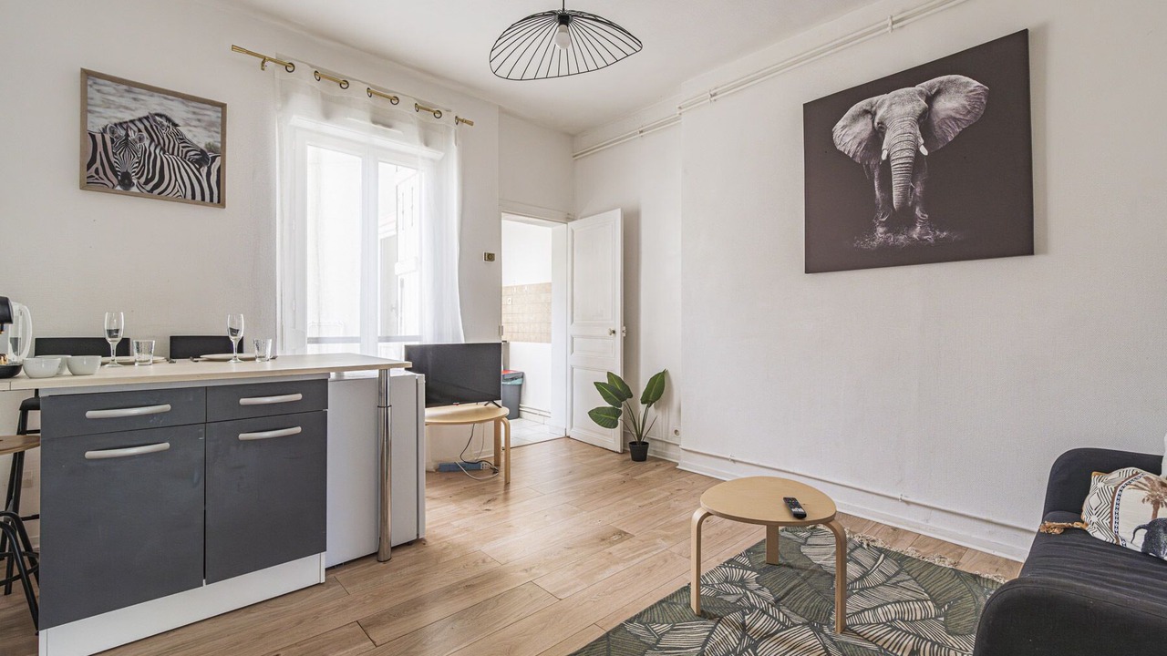 Photo of Livingroom in Courlancy