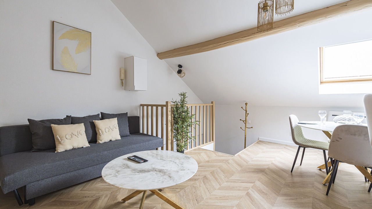 Photo of Livingroom in Courlancy