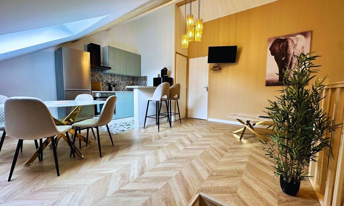 Photo of Others in Courlancy