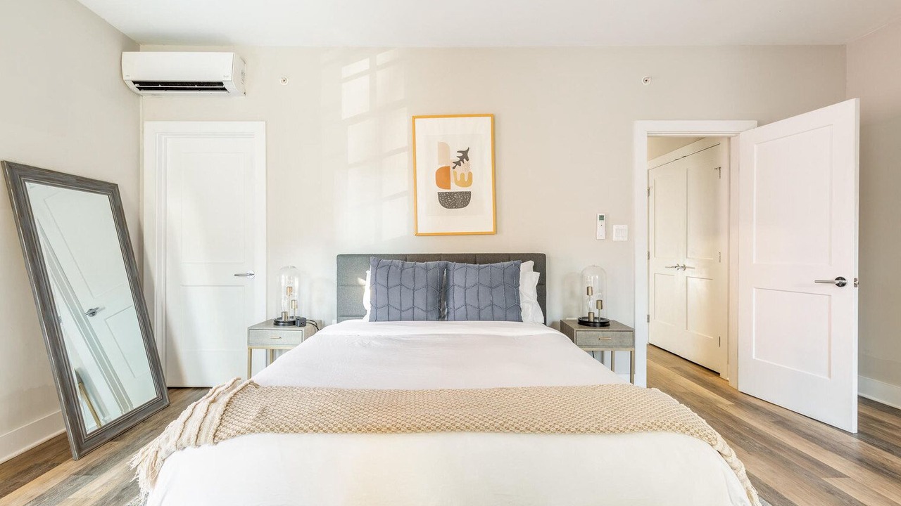 Photo of Bedroom in Jefferson Manor