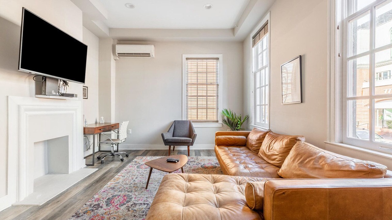 Photo of Livingroom in Jefferson Manor