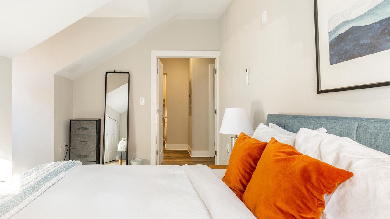Photo of Bedroom in Jefferson Manor