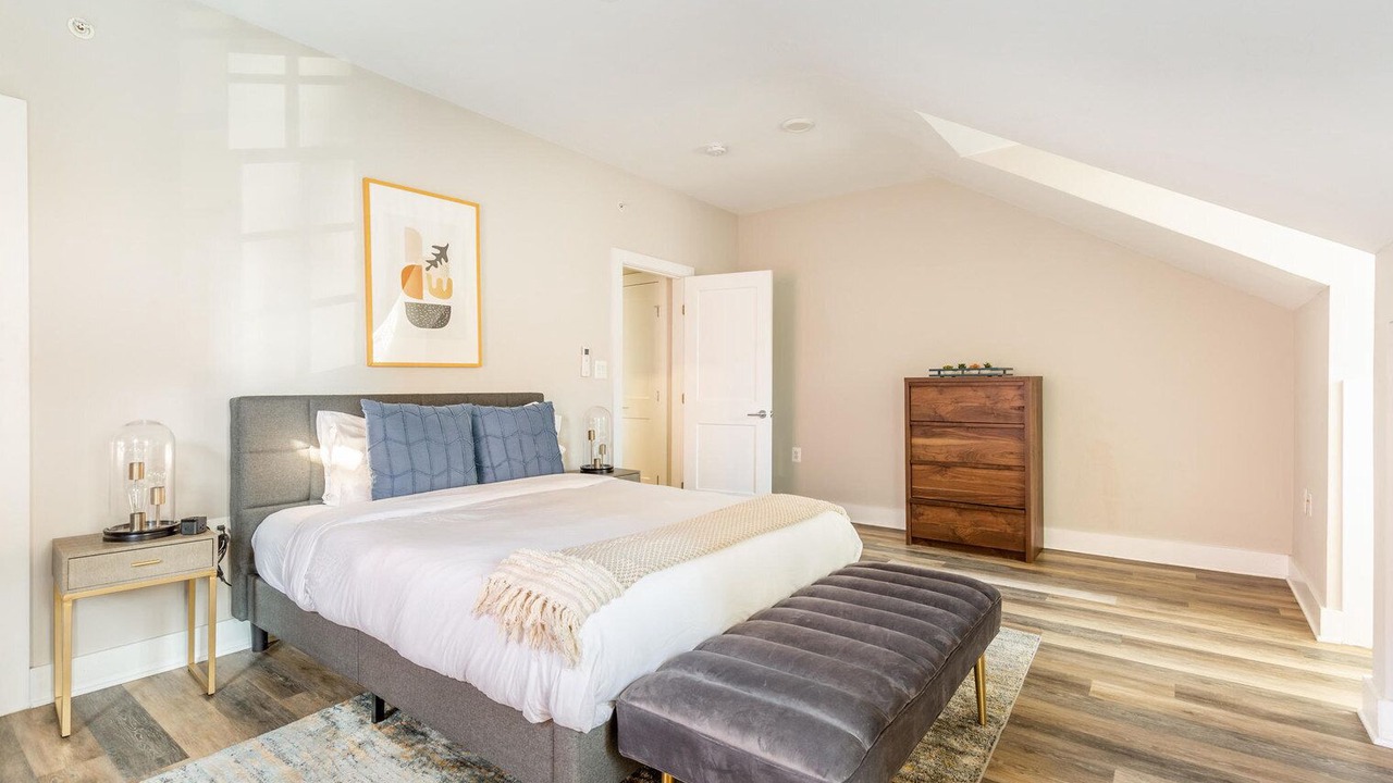Photo of Bedroom in Jefferson Manor