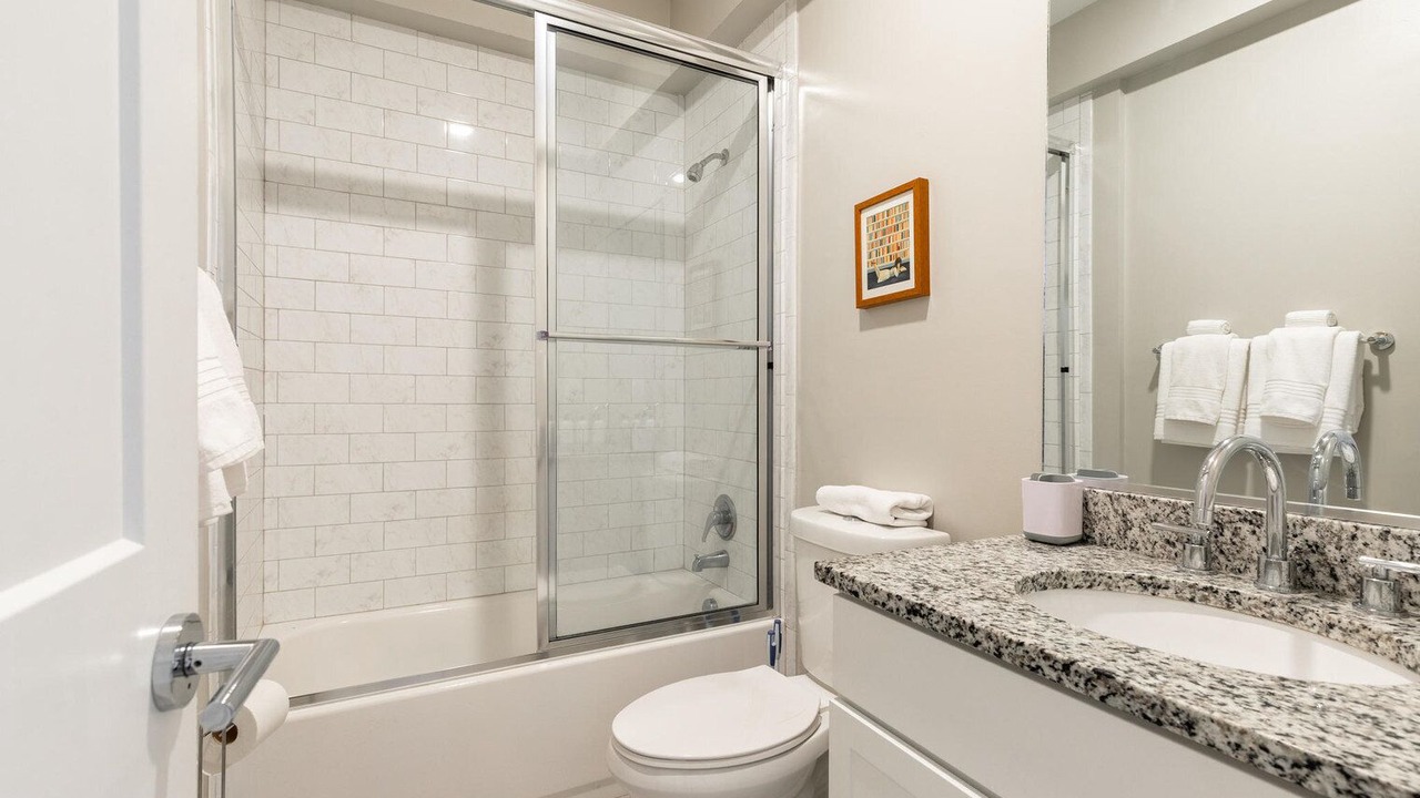 Photo of Bathroom in Jefferson Manor