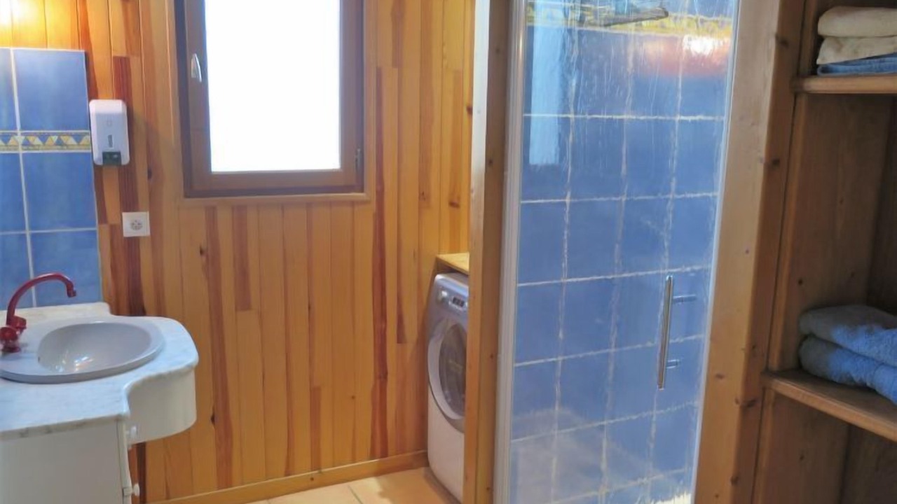 Photo of Bathroom in Loupiac