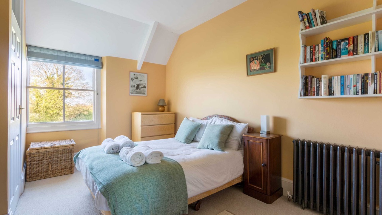 Photo of Bedroom in Oldbury-on-Severn