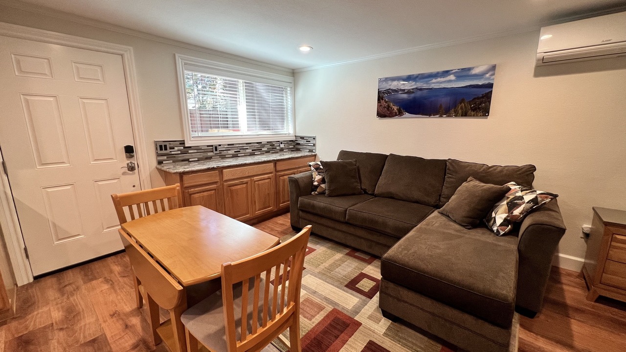 Photo of Livingroom in Altamont