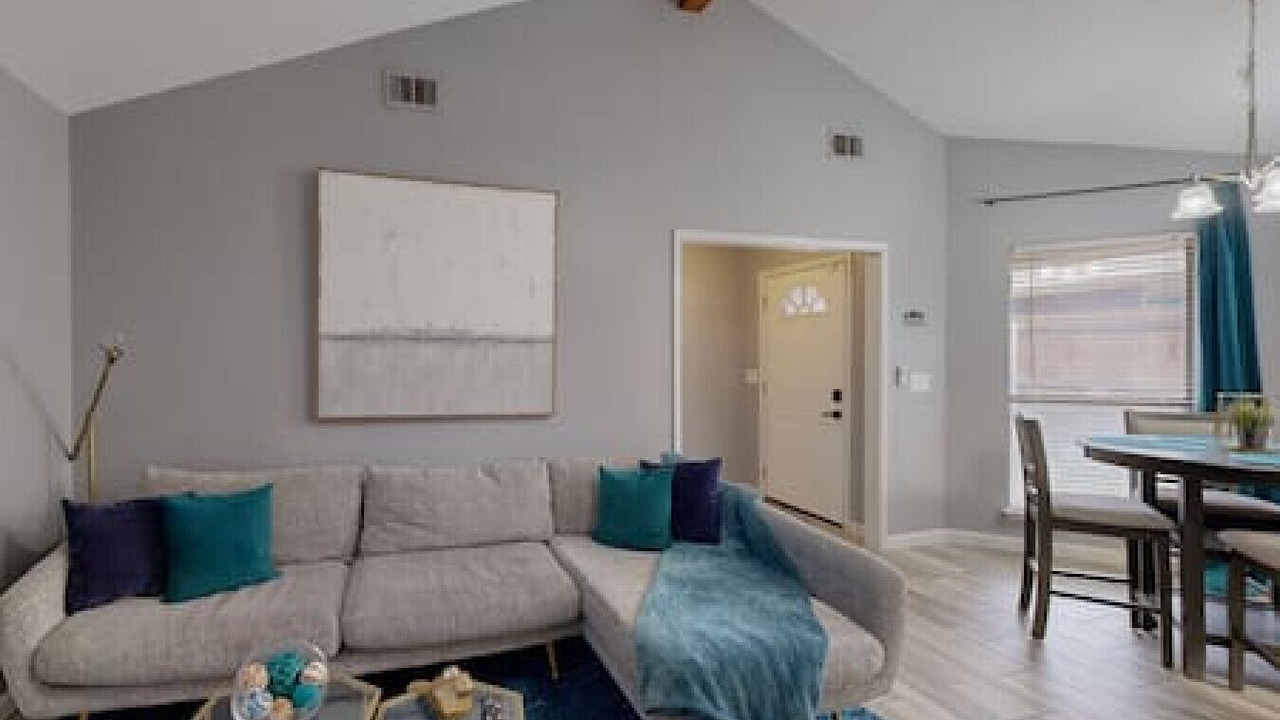 Photo of Livingroom in Euless