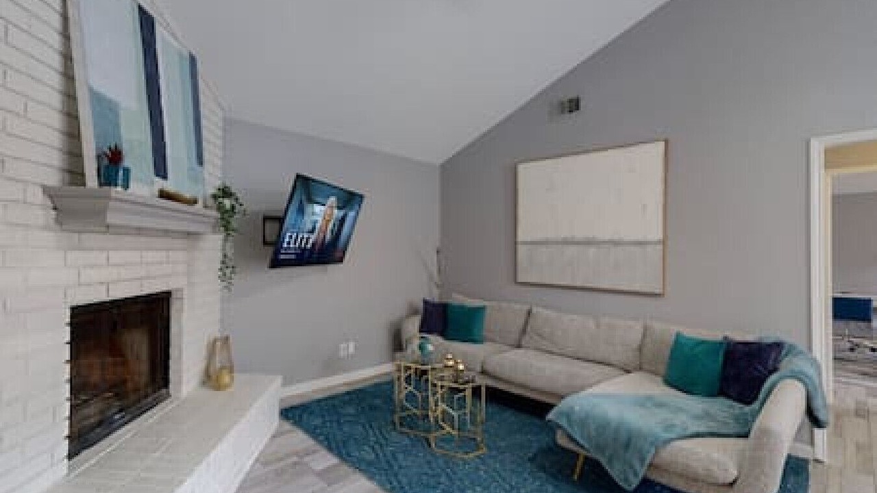 Photo of Livingroom in Euless
