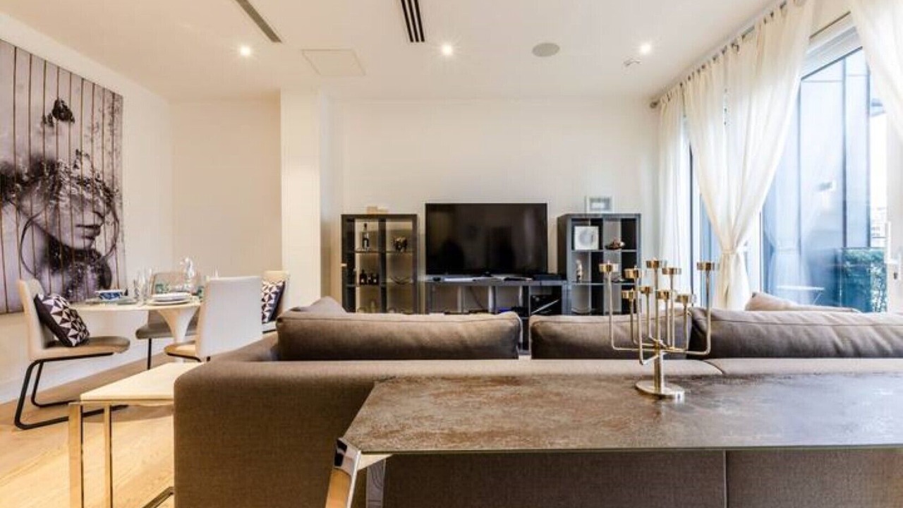 Photo of Livingroom in Sands End