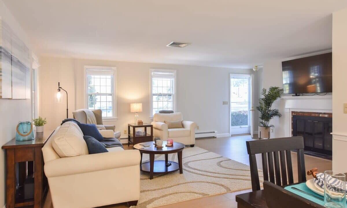 Photo of Livingroom in East Dennis