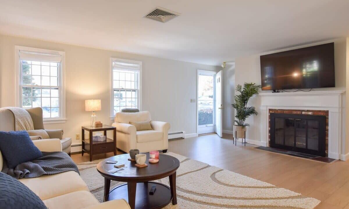 Photo of Livingroom in East Dennis