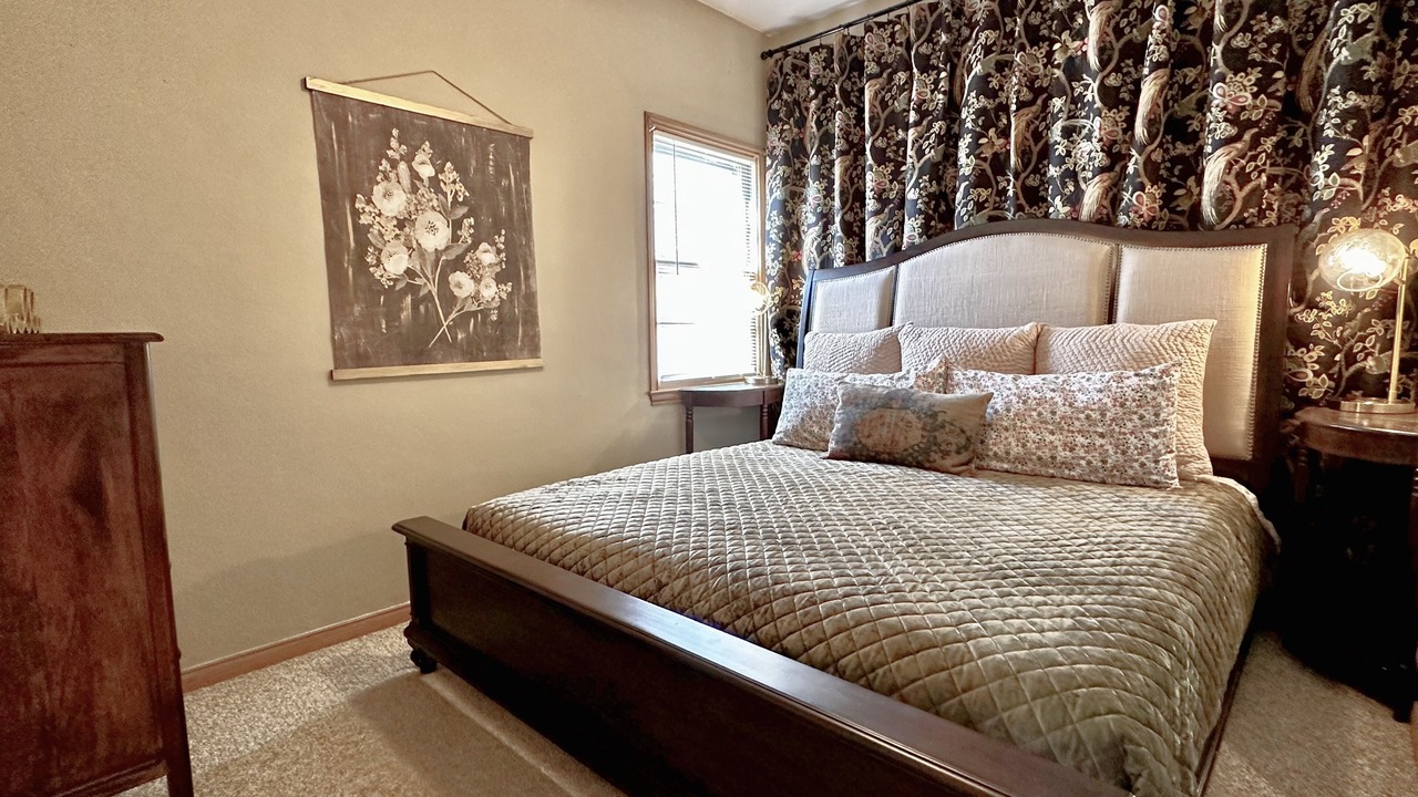 Photo of Bedroom in Oskaloosa