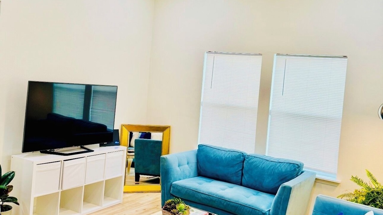 Photo of Livingroom in Near East Side