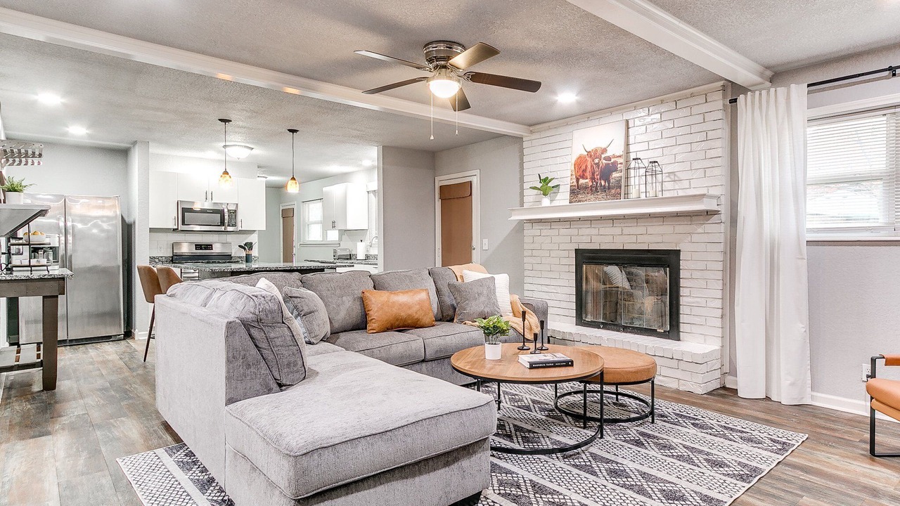 Photo of Livingroom in South Tulsa