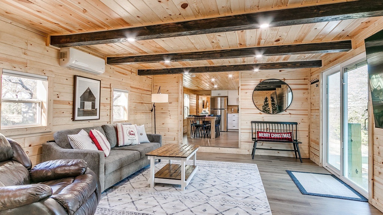 Photo of Livingroom in Oklahoma County