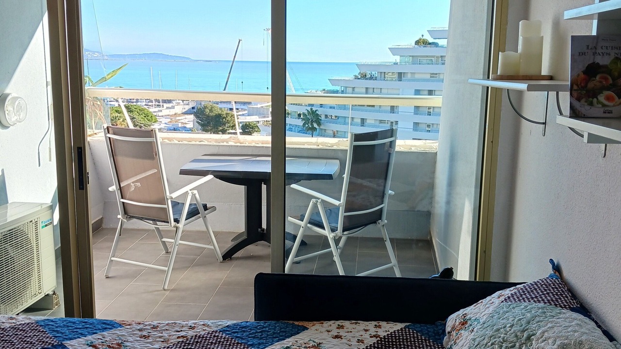 Photo of Bedroom in Villeneuve Loubet Beach