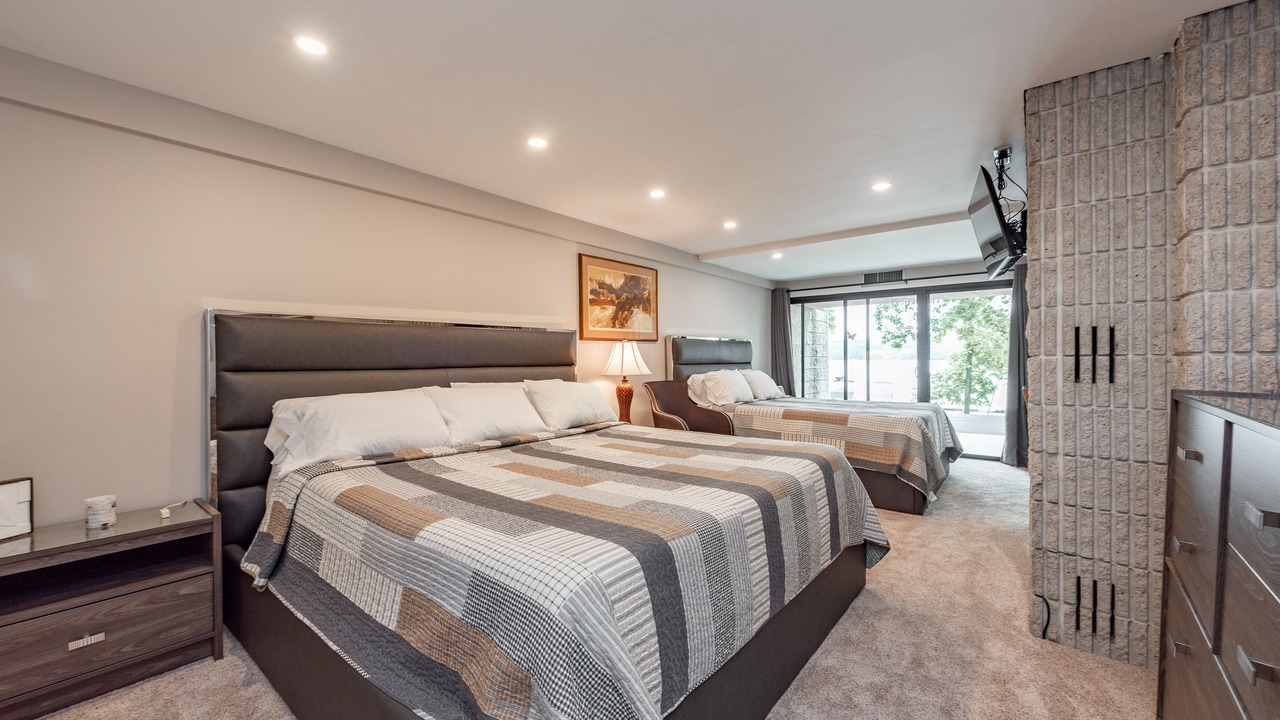 Photo of Bedroom in Mountainside