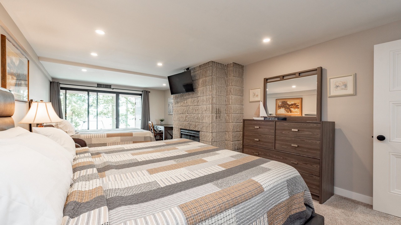 Photo of Bedroom in Mountainside