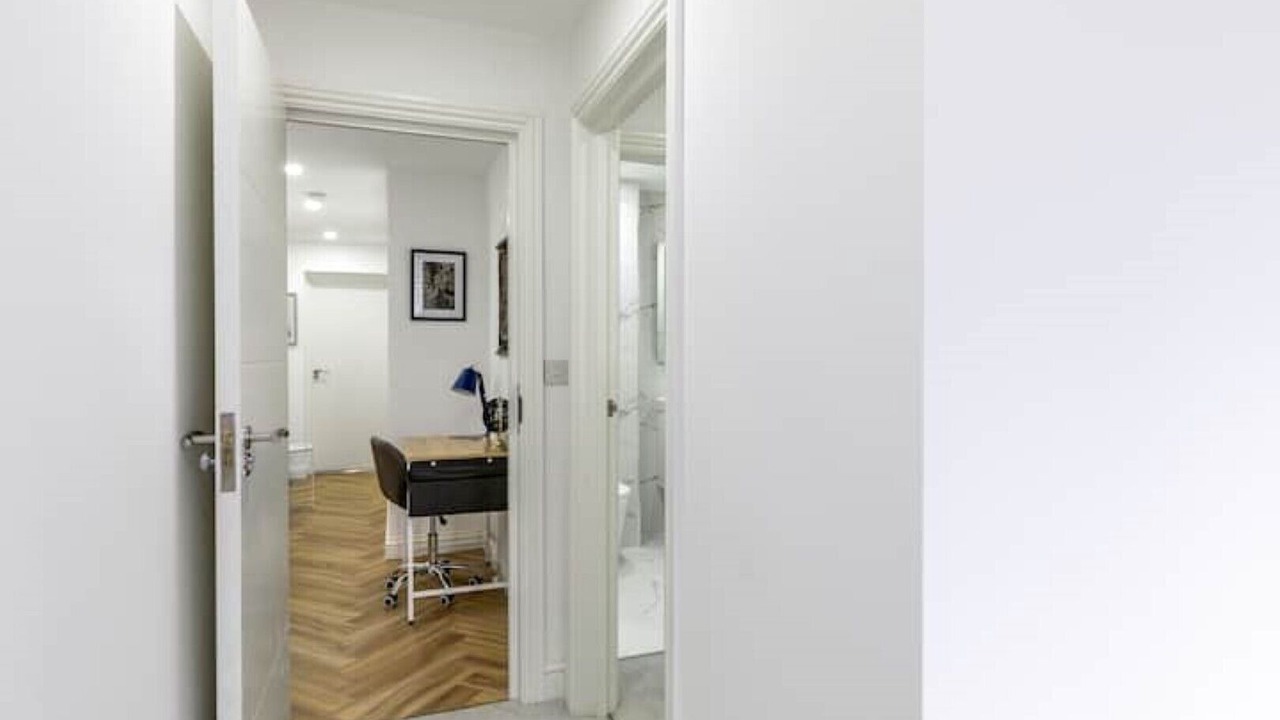 Photo of Others in Hobbayne