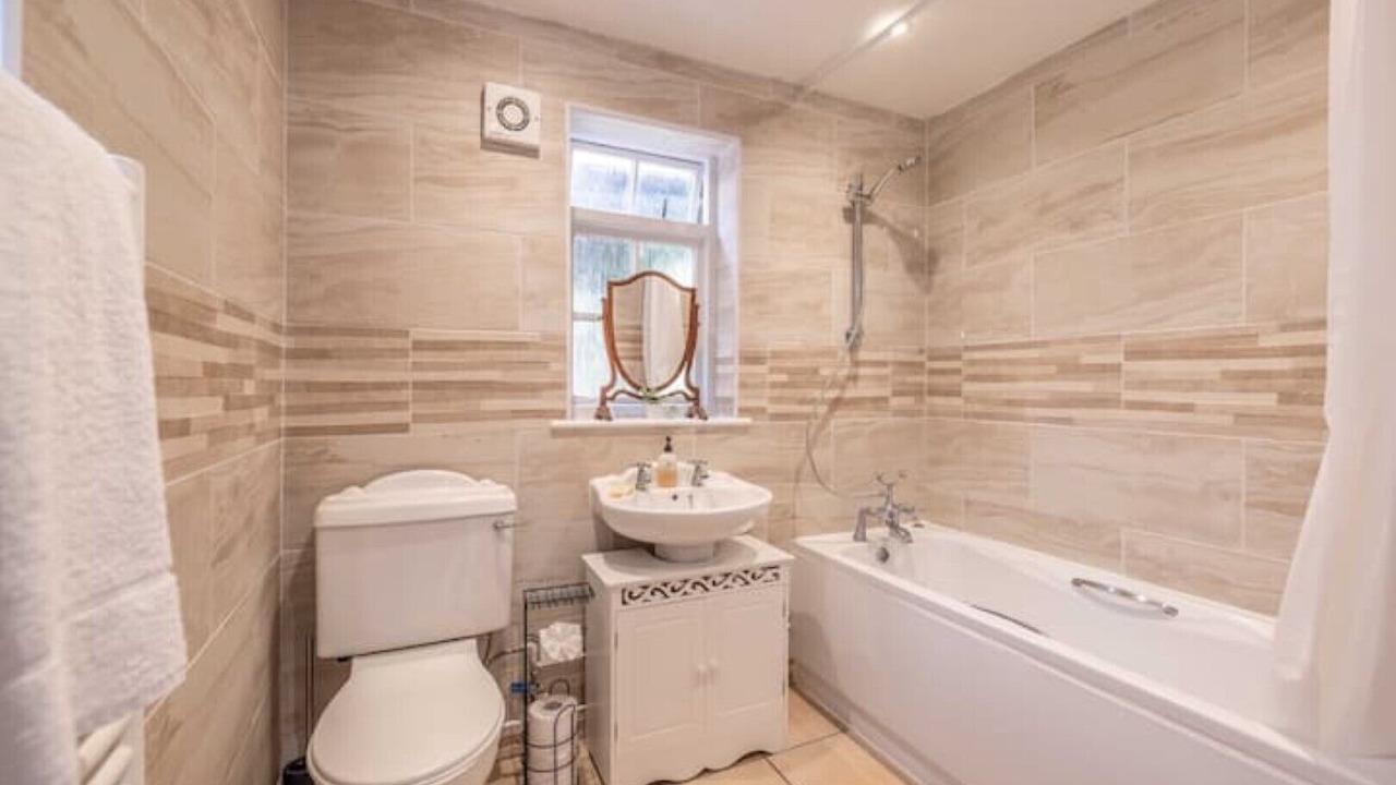 Photo of Bathroom in Windsor City Centre