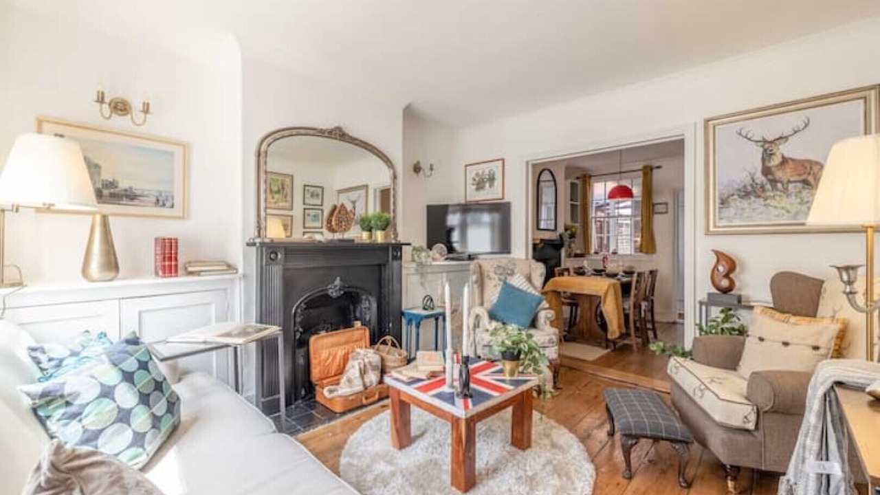 Photo of Livingroom in Windsor City Centre