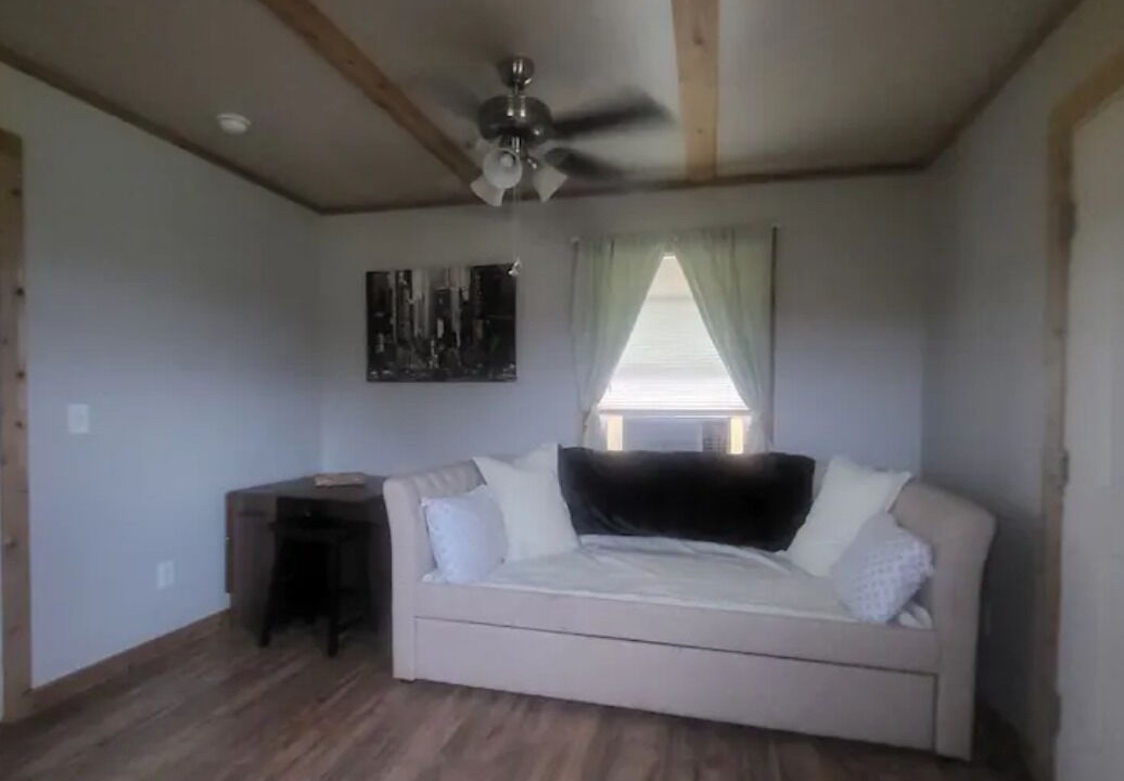 Photo of Livingroom in Weston