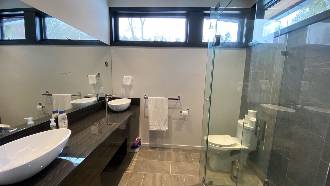 Photo of Bathroom in Dysart et al