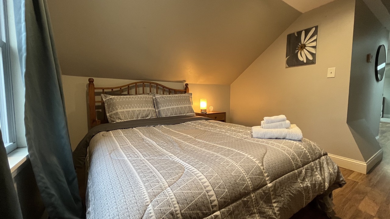 Photo of Bedroom in Elmhurst