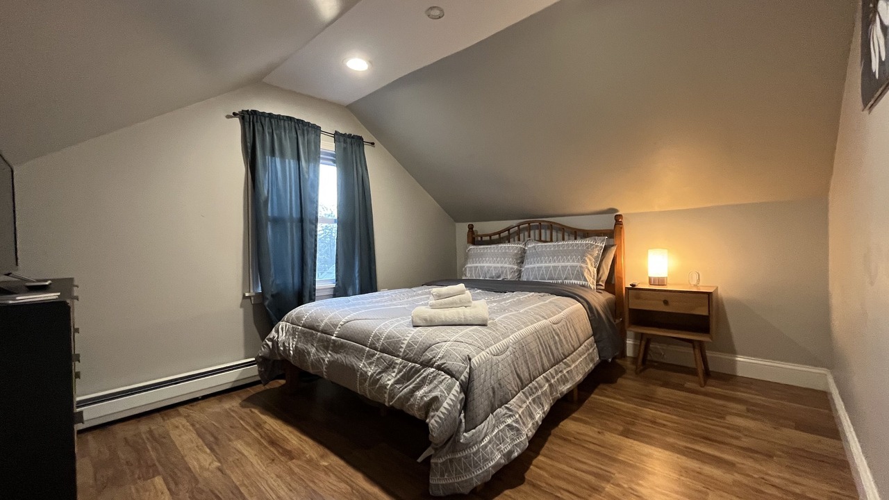 Photo of Bedroom in Elmhurst