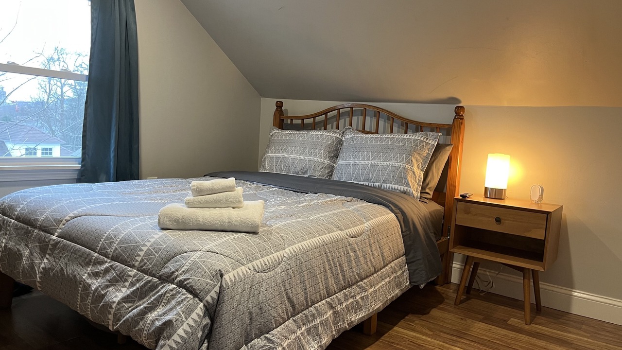 Photo of Bedroom in Elmhurst