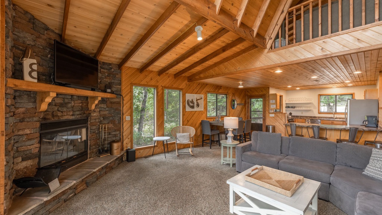 Photo of Livingroom in Innsbrook