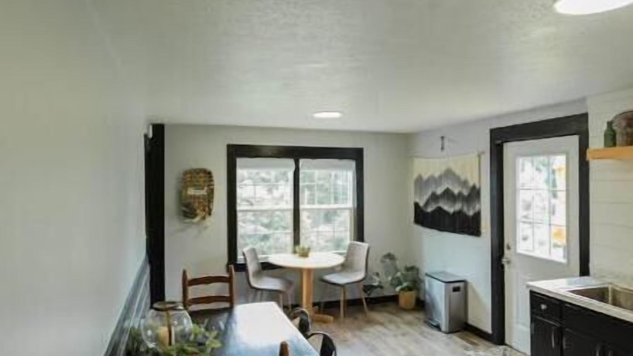 Photo of Others in Jamestown