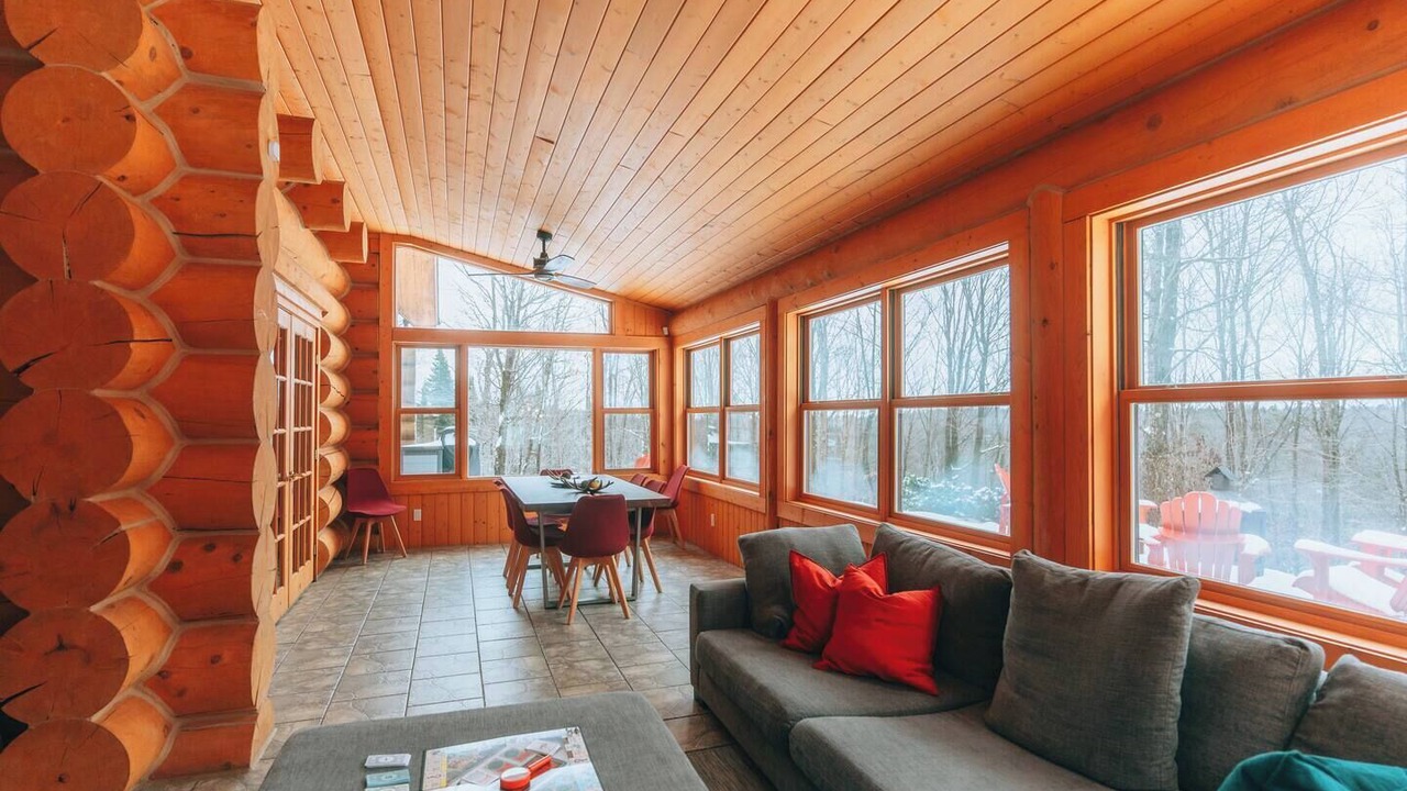 Photo of Livingroom in Fiddler Lake Resort